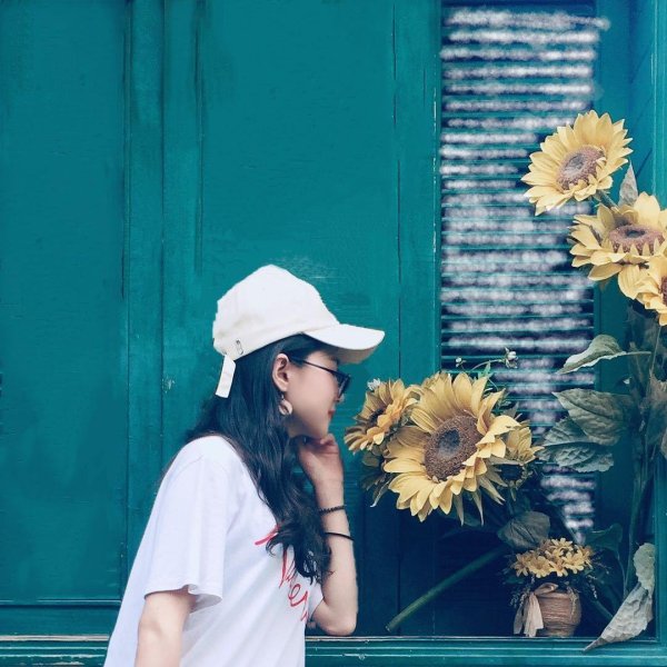 红和古 A股三大指数走强，中国资产重估逻辑如何演绎？